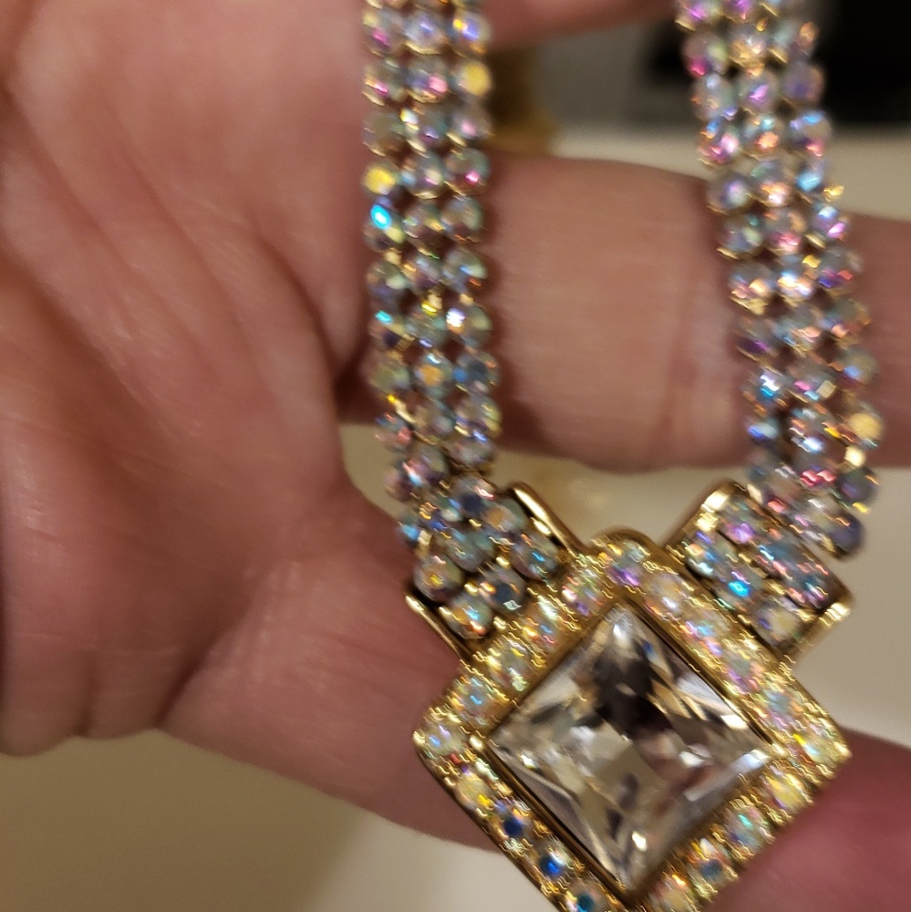 Swarvoski crystal necklace
